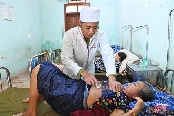 Ấm tình tết Việt trên đất bạn Lào