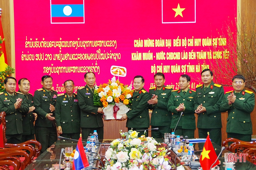 Bộ CHQS tỉnh Khăm Muồn thăm và chúc tết Bộ CHQS tỉnh Hà Tĩnh