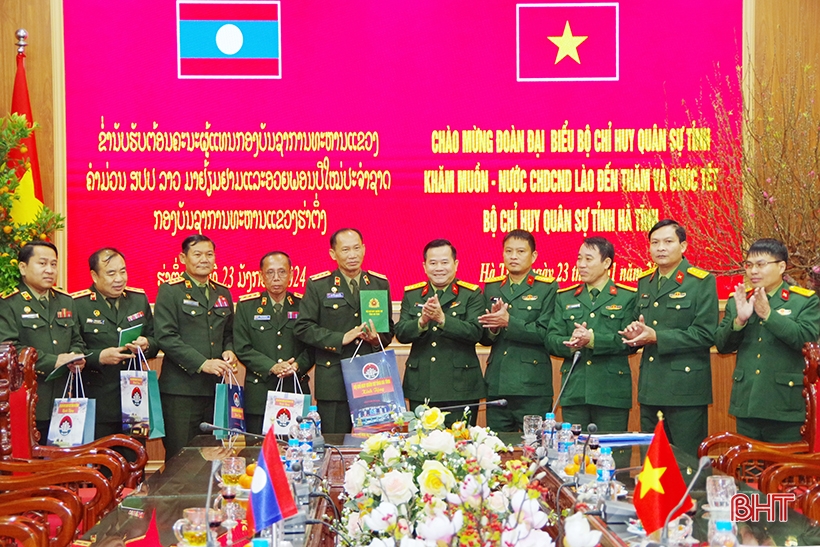 Bộ CHQS tỉnh Khăm Muồn thăm và chúc tết Bộ CHQS tỉnh Hà Tĩnh