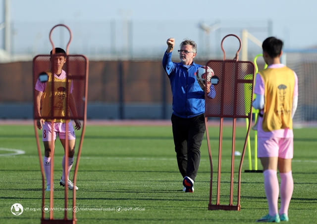 HLV Troussier: Tuyển Việt Nam đang tiến bộ, phát triển đúng hướng- Ảnh 1.