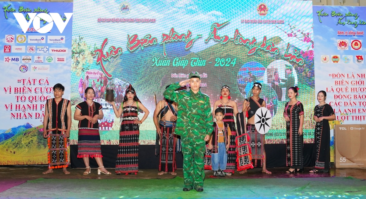 xuan ve tren khu vuc bien gioi viet - lao hinh anh 11