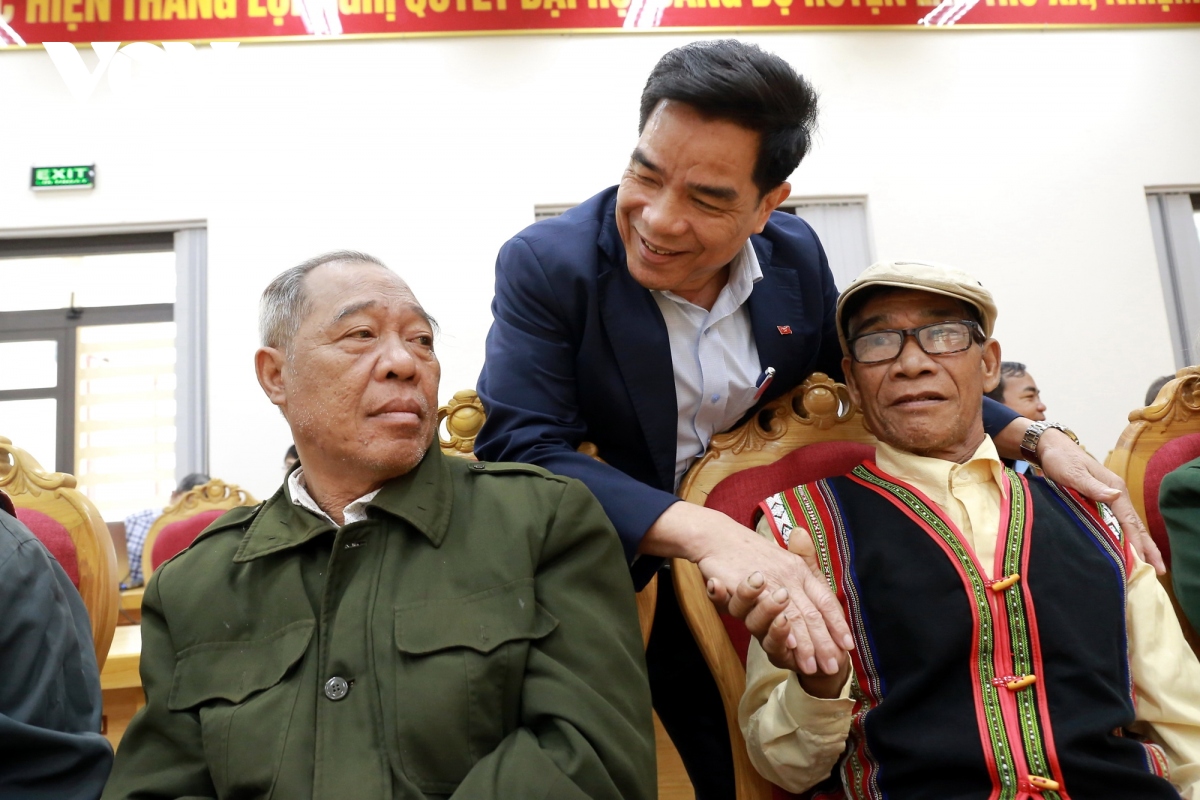 xuan ve tren khu vuc bien gioi viet - lao hinh anh 3