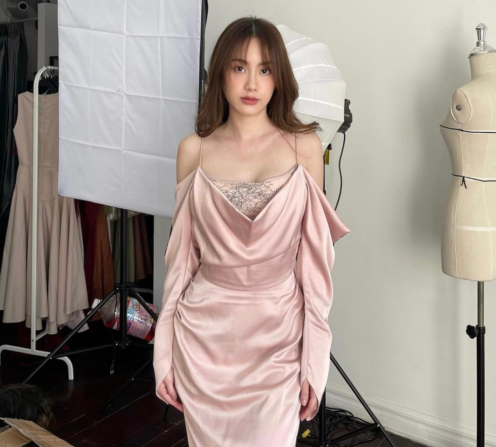 Vẻ ngoài xinh đẹp, nóng bỏng của hot girl Lào gốc Việt gây sốt mạng - 2 Vẻ ngoài xinh đẹp, nóng bỏng của hot girl Lào gốc Việt gây sốt mạng - 2