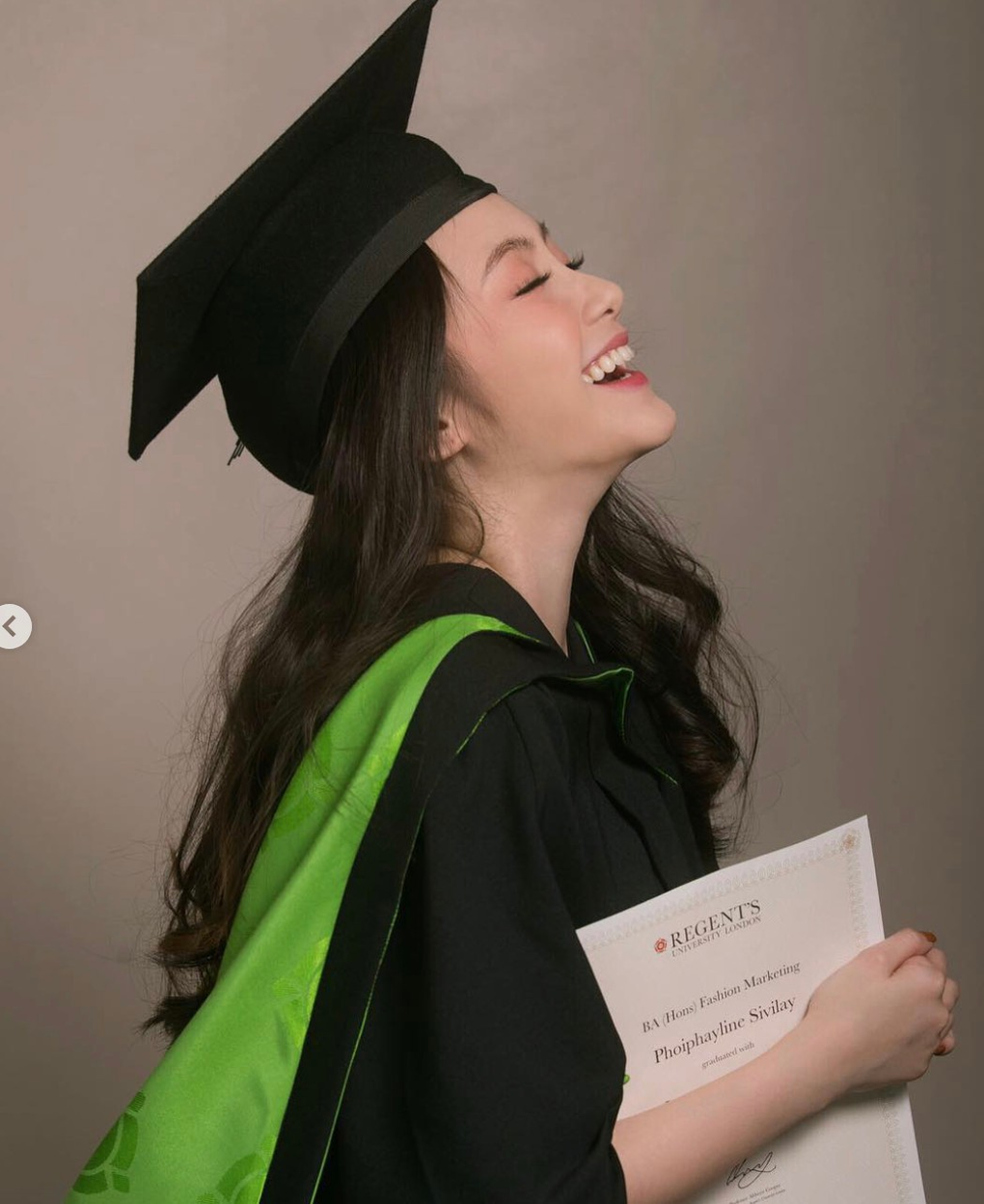 Vẻ ngoài xinh đẹp, nóng bỏng của hot girl Lào gốc Việt gây sốt mạng - 3 Vẻ ngoài xinh đẹp, nóng bỏng của hot girl Lào gốc Việt gây sốt mạng - 3